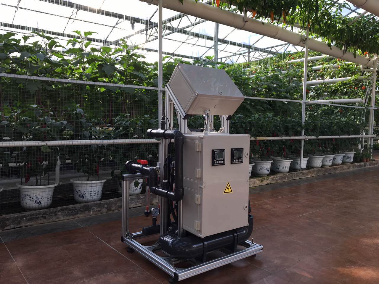 1492827665748898.jpg 物联网施肥机2.jpg